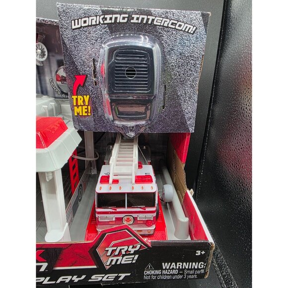 Maxx Action Rescue Fire & Rescue Play Set With Fire Truck Helicopter - Picture 4 of 10